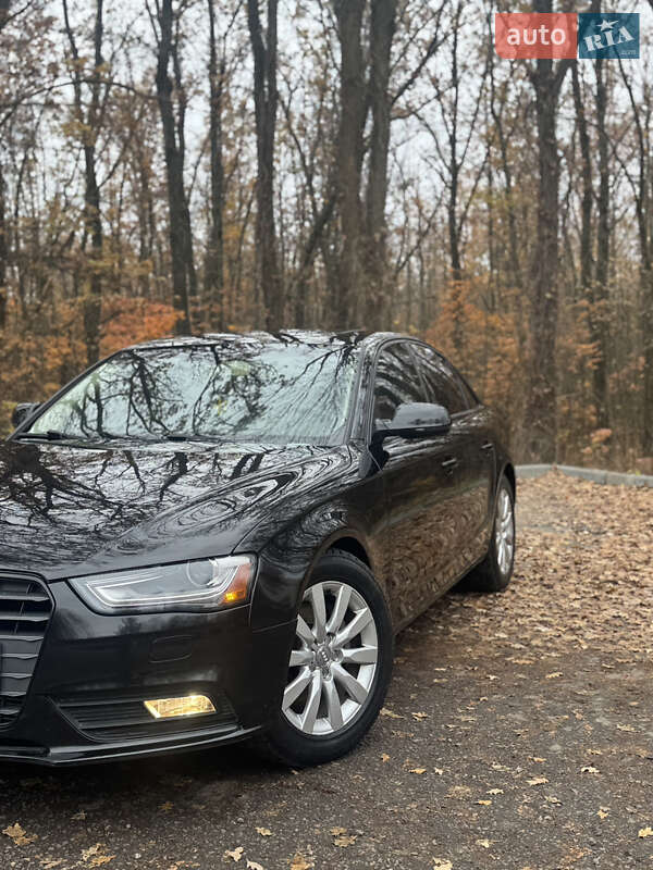 Седан Audi A4 2012 в Харкові