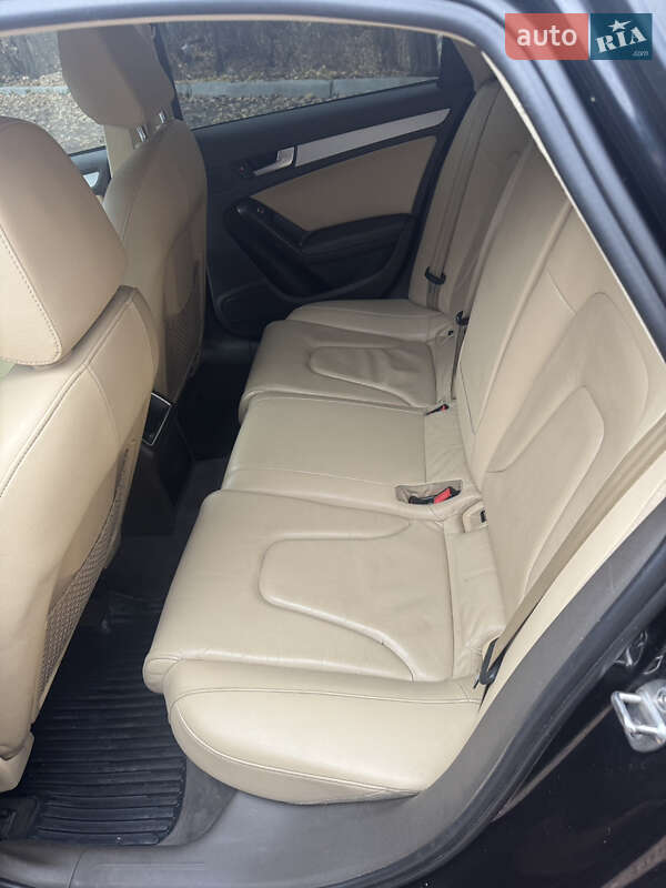 Седан Audi A4 2012 в Харкові