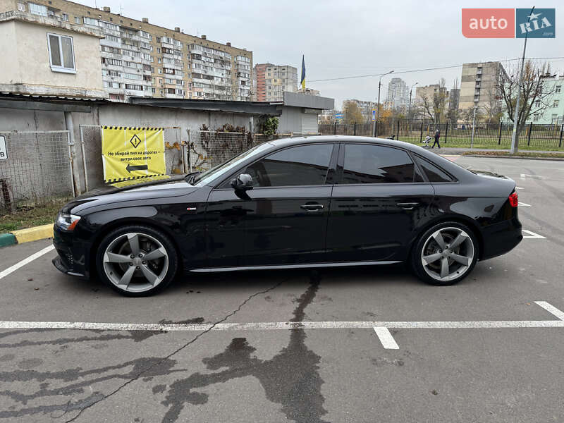 Седан Audi A4 2014 в Киеве