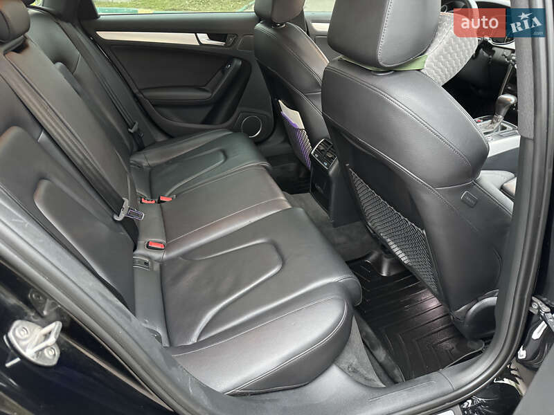Седан Audi A4 2014 в Киеве
