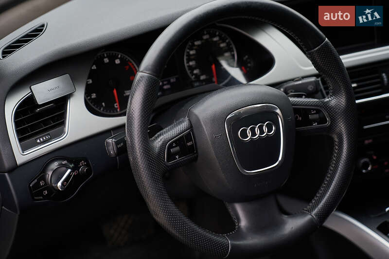 Седан Audi A4 2011 в Києві