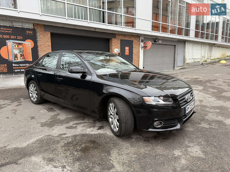 Седан Audi A4 2012 в Киеве