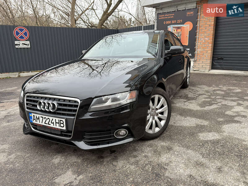 Седан Audi A4 2012 в Киеве
