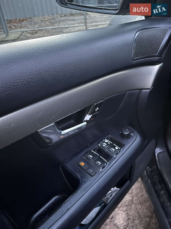 Седан Audi A4 2002 в Ромнах фото 6 Седан Audi A4 2002 в Ромнах
