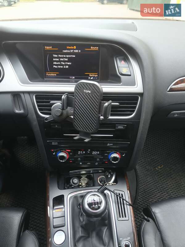 Седан Audi A4 2013 в Львове