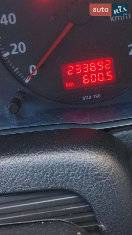 Седан Audi A4 1997 в Фастові