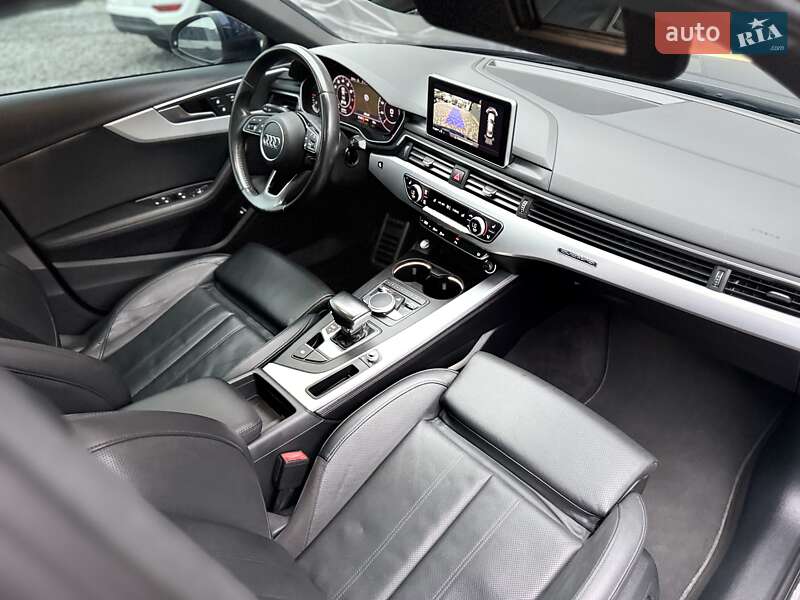 Седан Audi A4 2019 в Львові