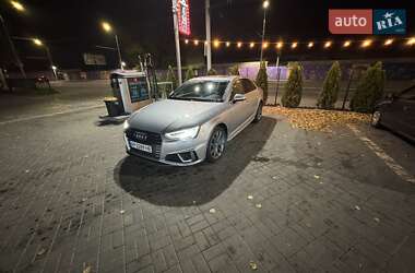 Седан Audi A4 2018 в Киеве