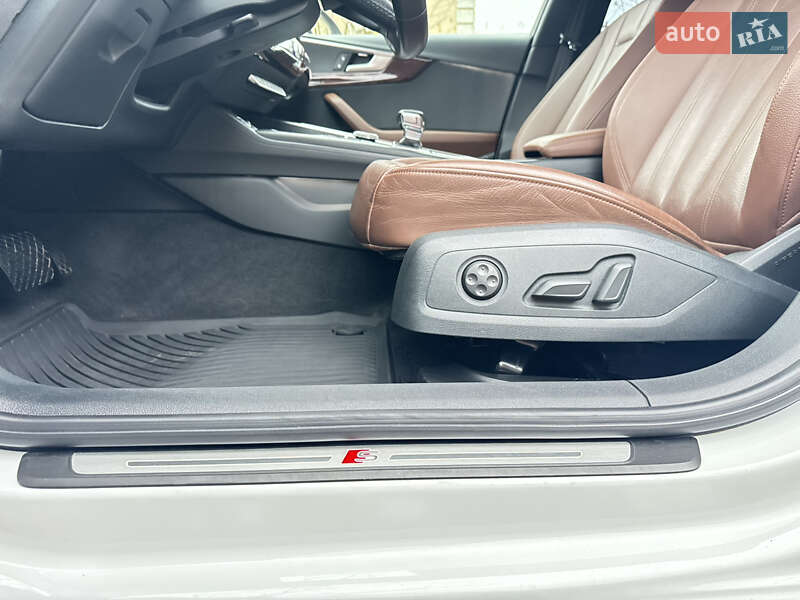 Седан Audi A4 2018 в Києві