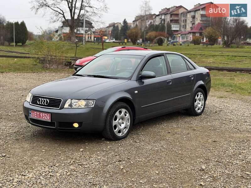 Седан Audi A4 2003 в Долине