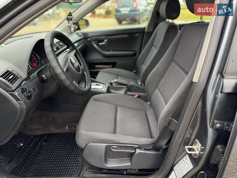 Седан Audi A4 2003 в Долине