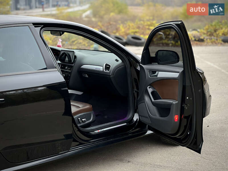 Седан Audi A4 2015 в Києві
