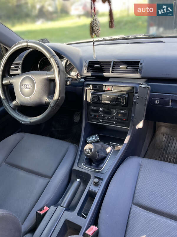Седан Audi A4 2001 в Хусті