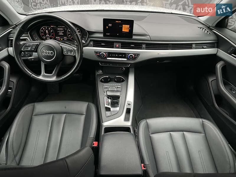 Седан Audi A4 2016 в Киеве