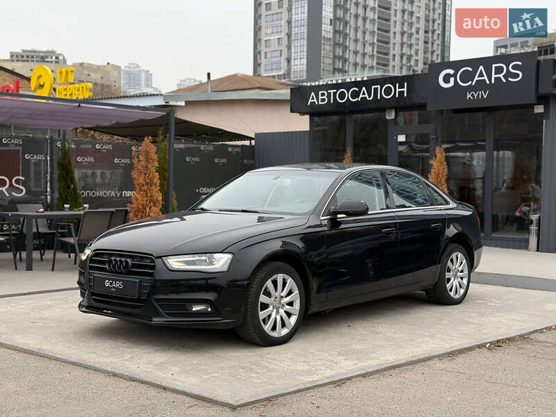 Седан Audi A4 2012 в Киеве
