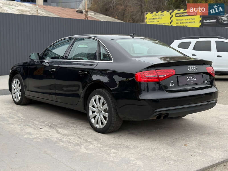 Седан Audi A4 2012 в Киеве