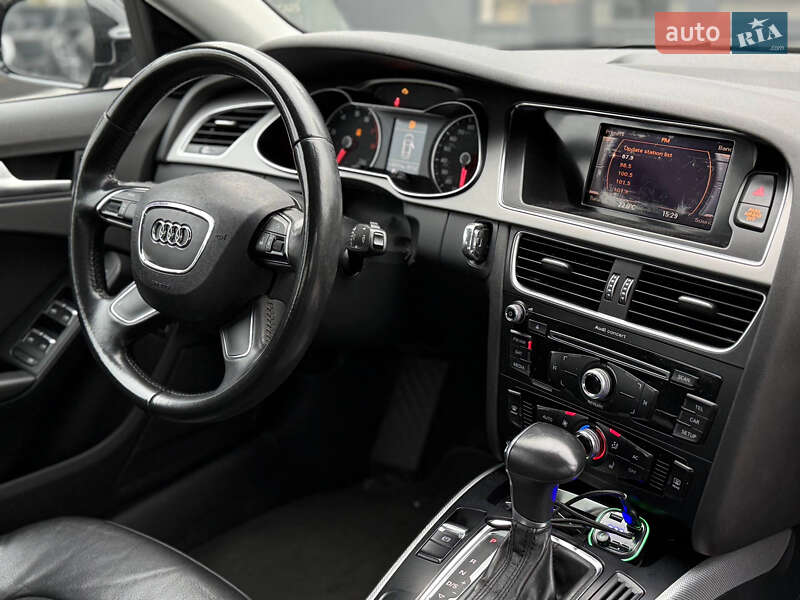 Седан Audi A4 2012 в Киеве