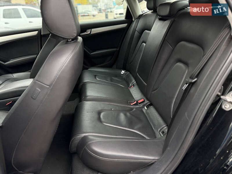 Седан Audi A4 2012 в Киеве