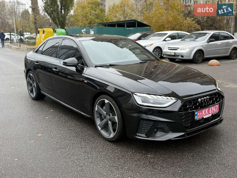 Седан Audi A4 2021 в Киеве