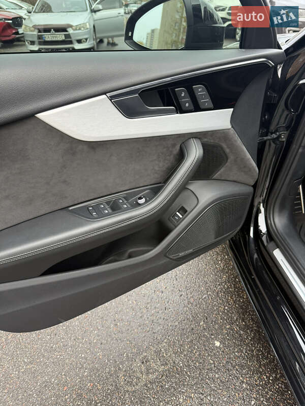 Седан Audi A4 2021 в Киеве