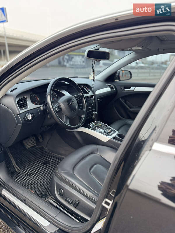 Седан Audi A4 2011 в Києві