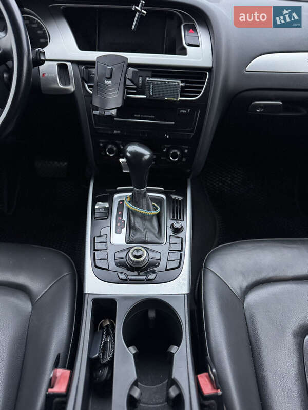 Седан Audi A4 2011 в Києві