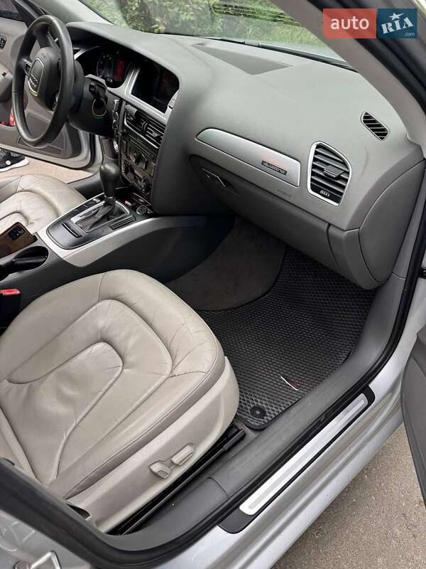 Седан Audi A4 2010 в Львові