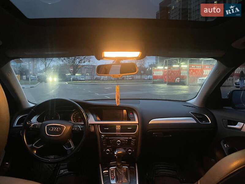 Седан Audi A4 2012 в Киеве
