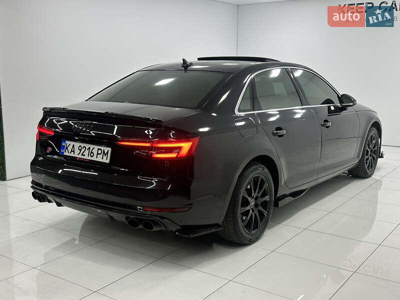 Седан Audi A4 2016 в Одесі