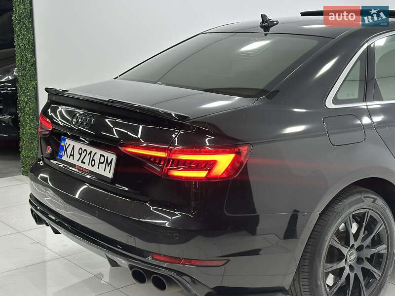 Седан Audi A4 2016 в Одесі