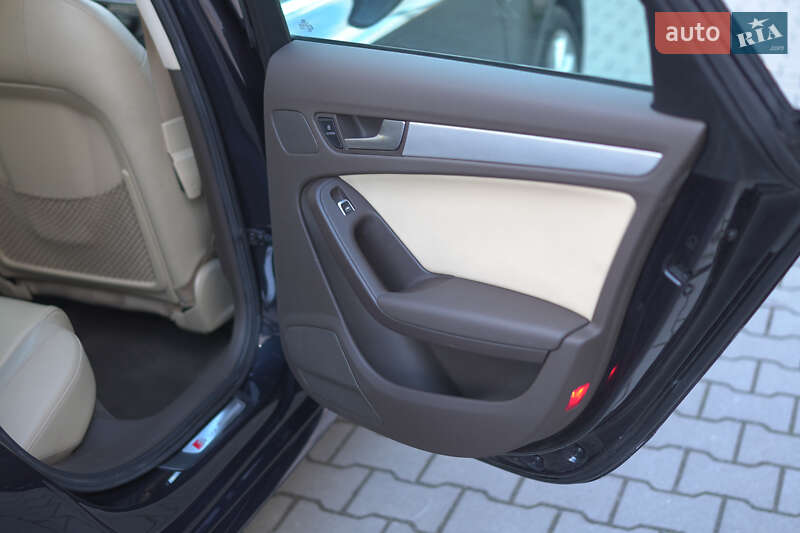 Седан Audi A4 2014 в Киеве