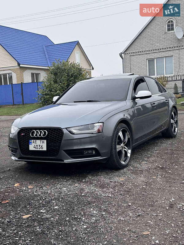 Седан Audi A4 2012 в Новомосковську