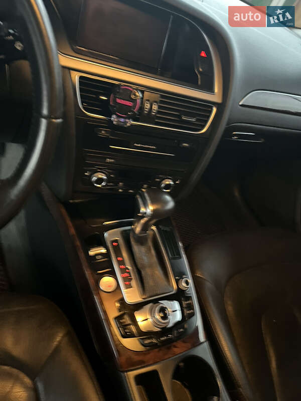 Седан Audi A4 2012 в Новомосковську