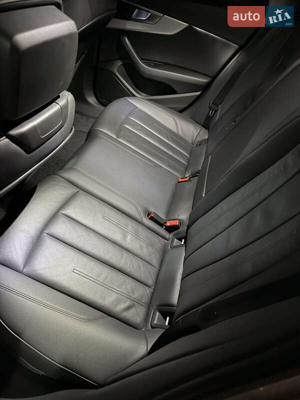 Седан Audi A4 2016 в Стрию