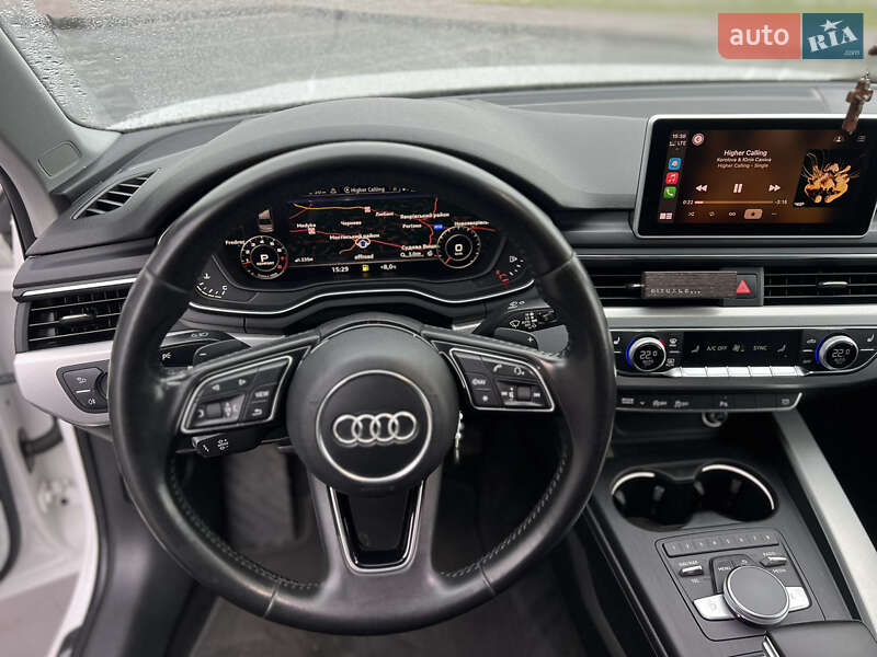 Седан Audi A4 2016 в Мостиске