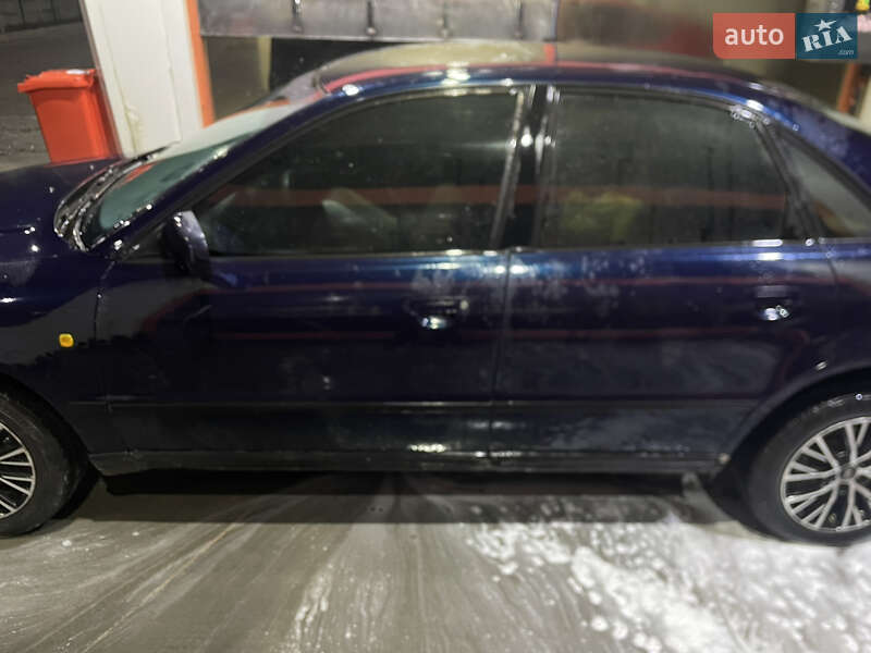 Седан Audi A4 1997 в Чернівцях фото 2 Седан Audi A4 1997 в Чернівцях