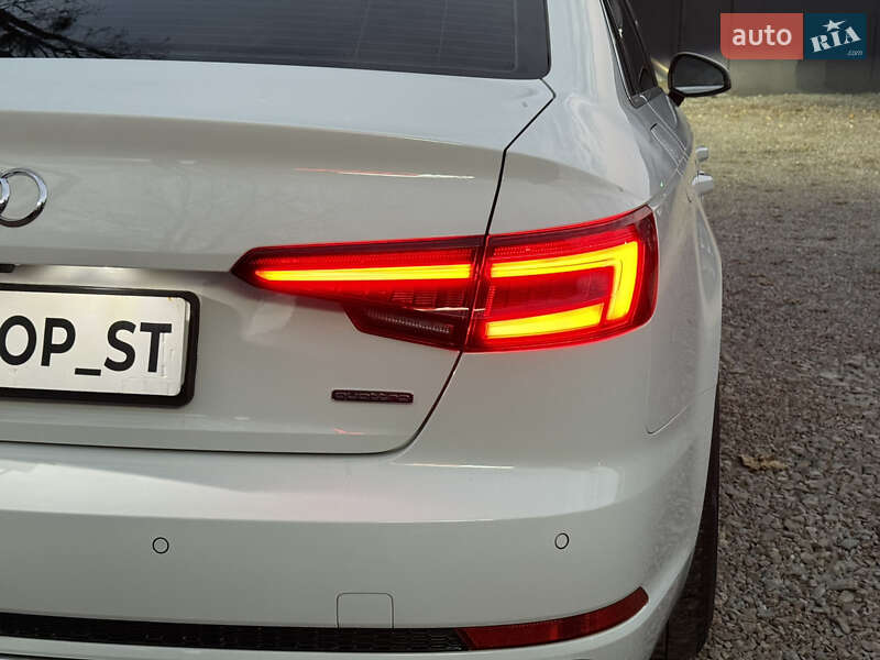 Седан Audi A4 2018 в Стрию