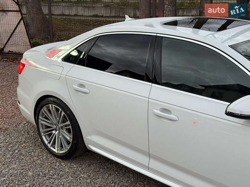 Седан Audi A4 2018 в Стрию