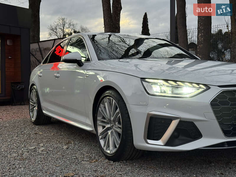 Седан Audi A4 2018 в Стрию