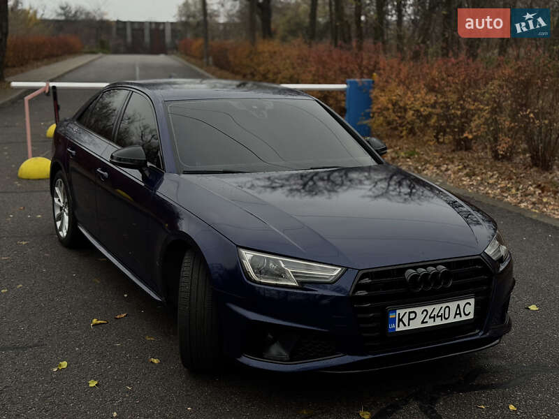 Седан Audi A4 2019 в Запорожье
