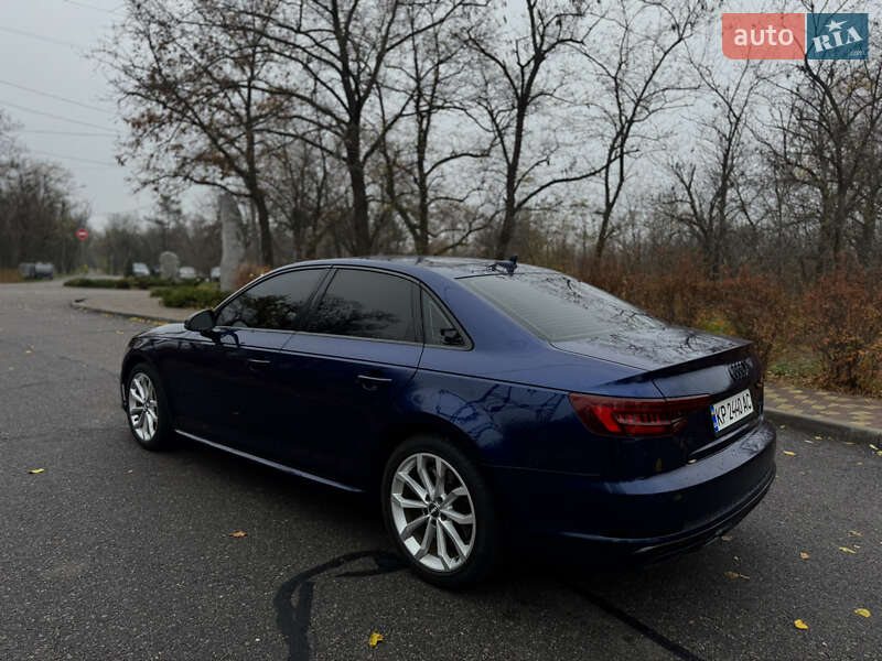 Седан Audi A4 2019 в Запорожье