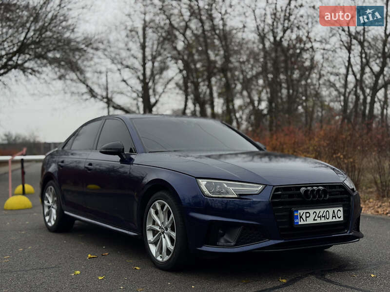 Седан Audi A4 2019 в Запорожье