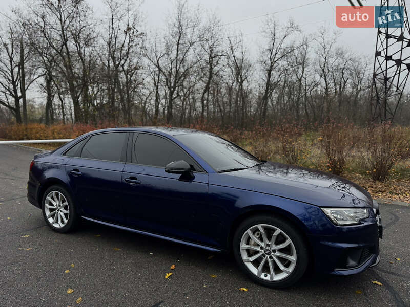 Седан Audi A4 2019 в Запорожье