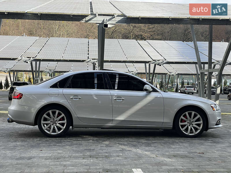 Седан Audi A4 2013 в Львове