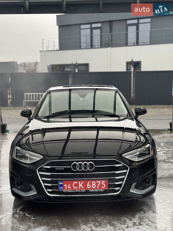 Седан Audi A4 2021 в Ужгороді