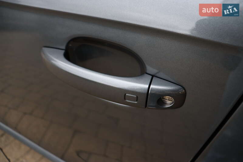 Седан Audi A4 2015 в Львові