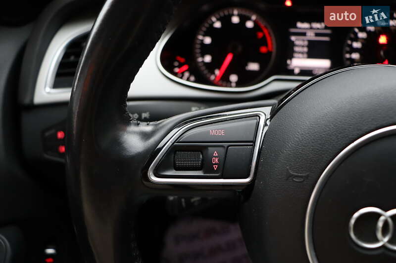 Седан Audi A4 2015 в Львові