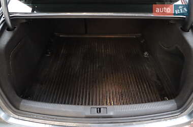 Седан Audi A4 2015 в Львове