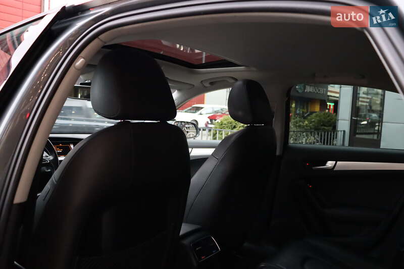 Седан Audi A4 2015 в Львові