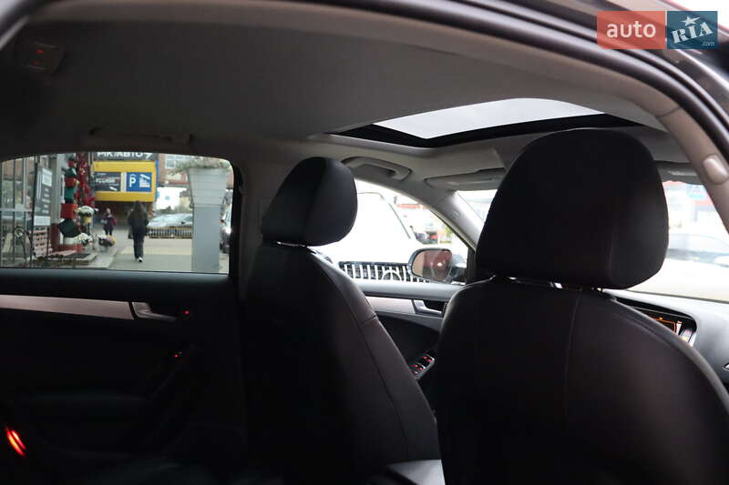 Седан Audi A4 2015 в Львові